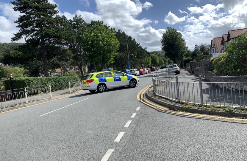 Police attending to an incident on Queen's Road, Craig-y-Don